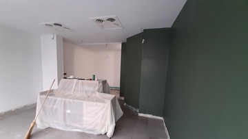 Rénovation d’une boutique à Nantes : pose de toile, mise en peinture et finitions express