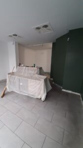 Rénovation d&rsquo;une boutique à Nantes : pose de toile