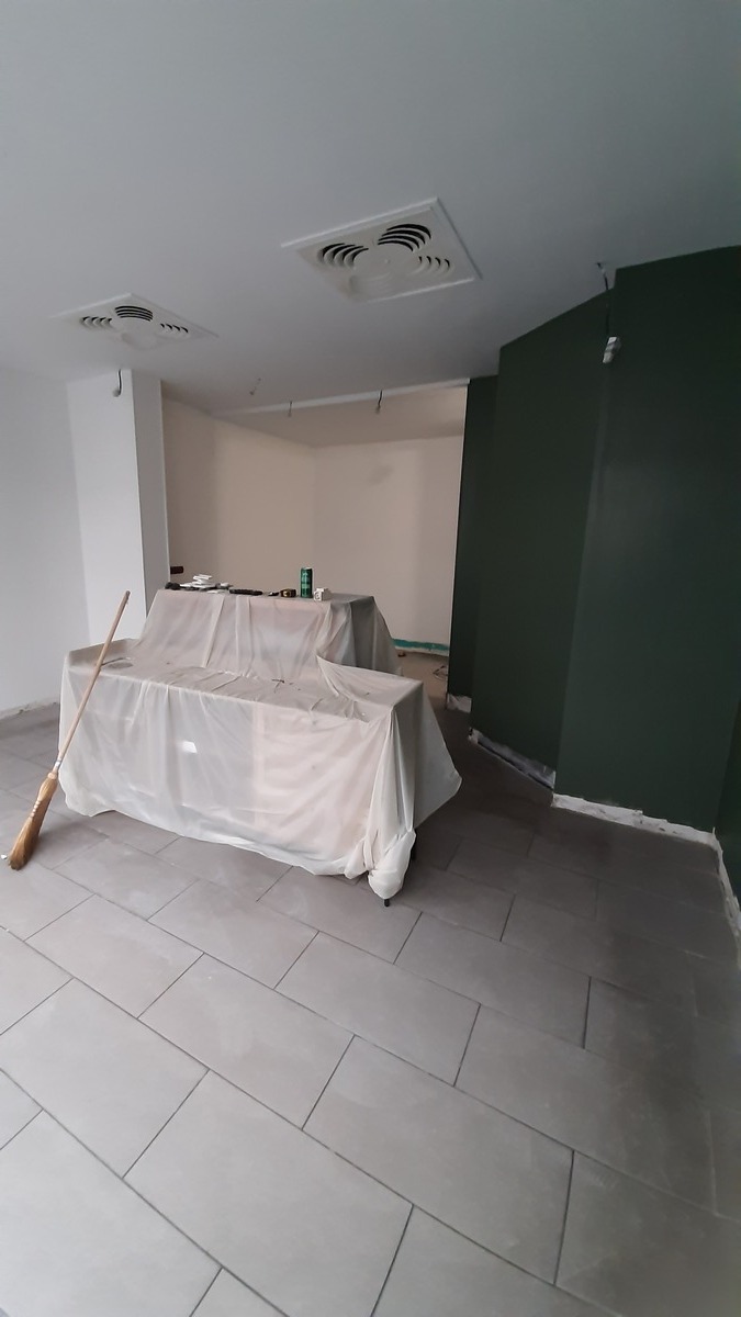 Rénovation d&rsquo;une boutique à Nantes : pose de toile