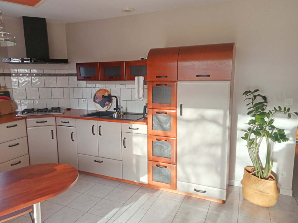 Chantier à Ordon : révision des supports et mise en peinture