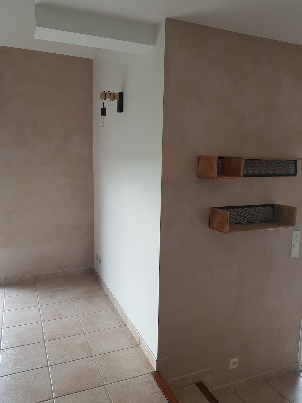 Réalisation béton ciré – Noir et couleur – Nantes