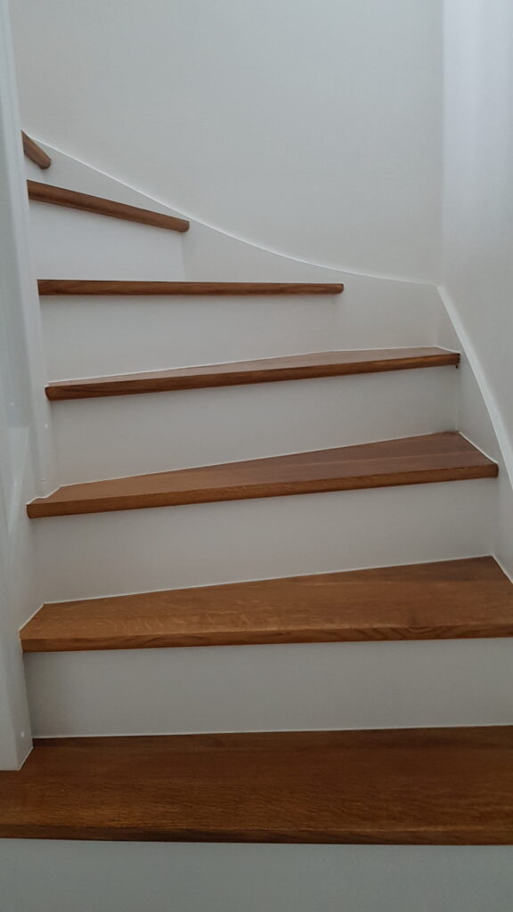 Rénovation peinture escalier - Noir et couleur - Angers