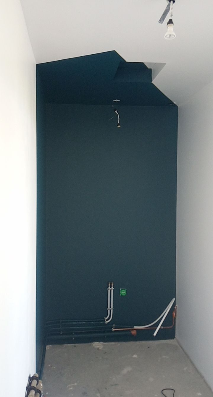 Rénovation peinture mur après travaux – Noir et couleur – Angers